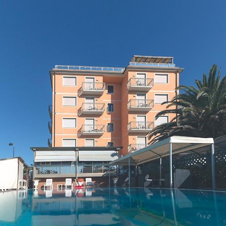 Hotel Bixio Lido di Camaiore Luaran gambar